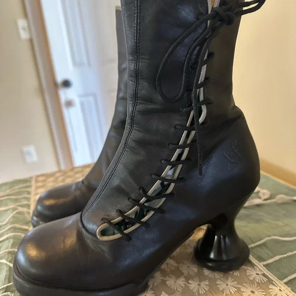 Fluevog Mini Lover boots!! - Picture 4 of 5